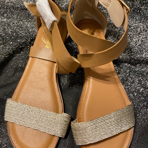 Sandals - Picture 2 of 4